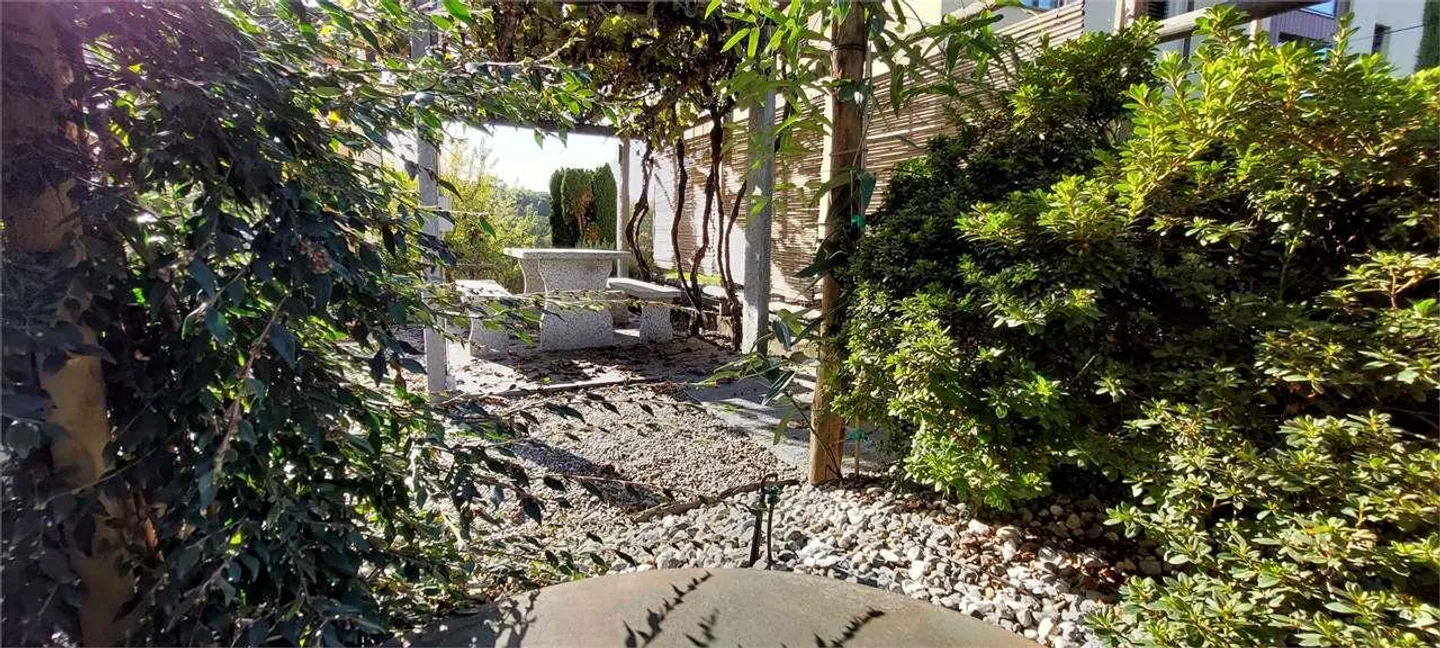 Comano - Splendid and Large 5 Rooms in a Two-Family House with Garden - Photo 1 of 13