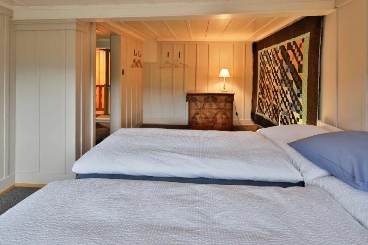 Unique 6 1/2-Room Single-Family House with 3-Room Apartment in... - Photo 7 of 23