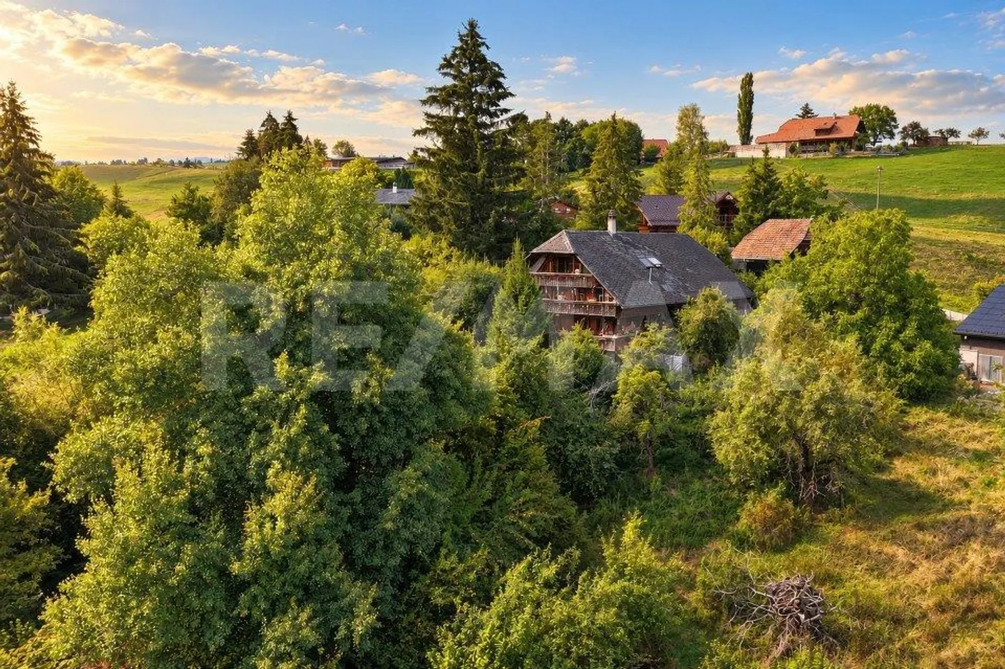 Attractive building land at an attractive price - Photo 4 of 5