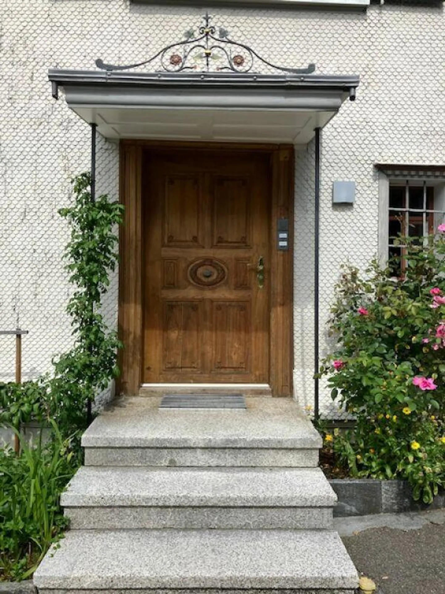 Unique 6 1/2-Room Single-Family House with 3-Room Apartment in... - Photo 19 of 23