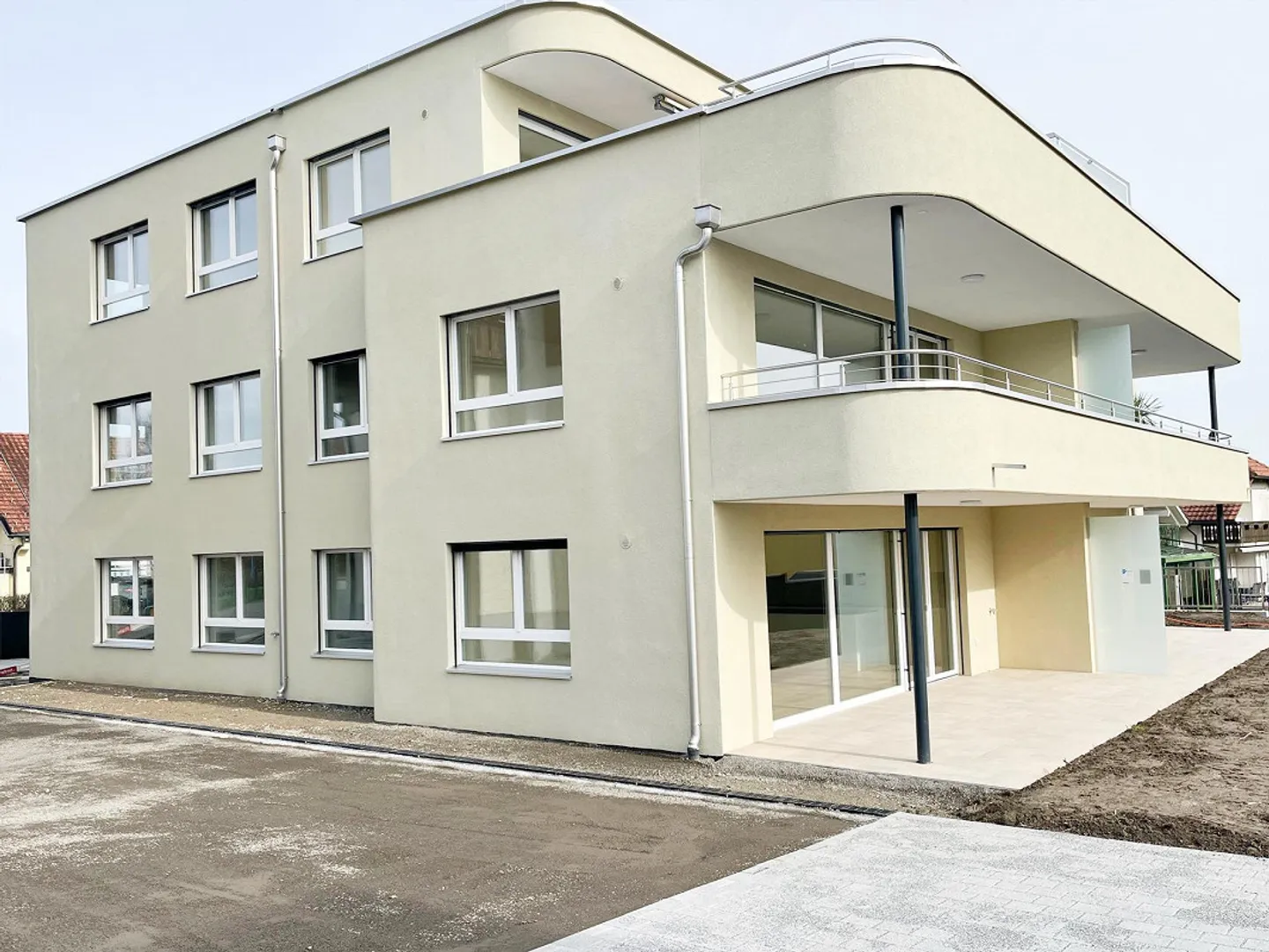 Appartement moderne de 3,5 pièces près du lac - Photo 3 sur 9