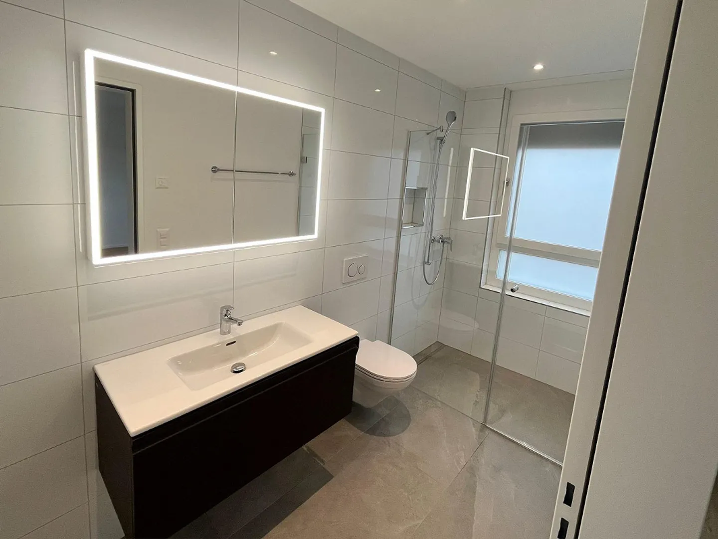 Appartement moderne de 3,5 pièces près du lac - Photo 8 sur 9