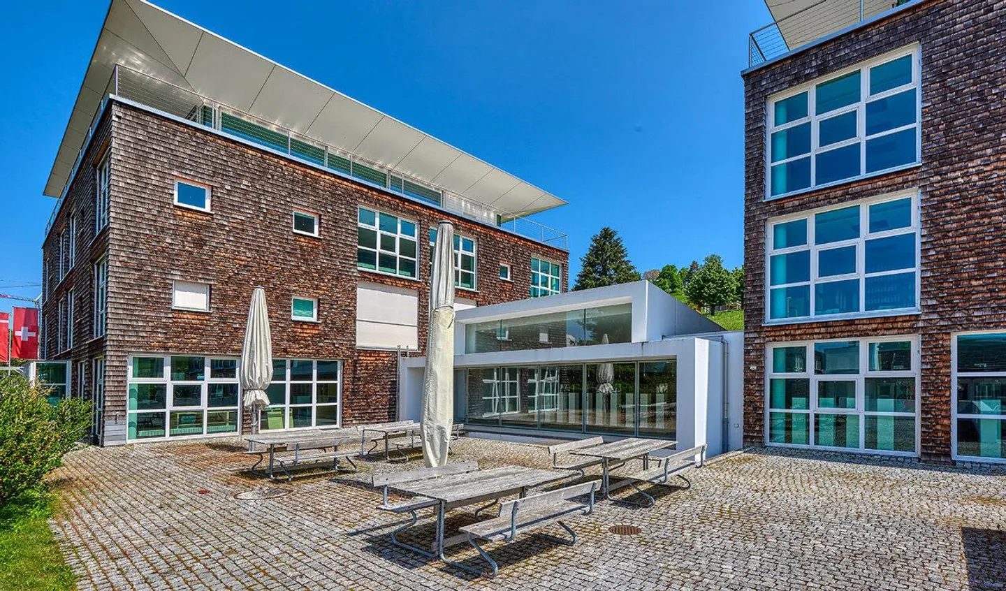 High-Quality Office Buildings with Expansion Potential - Photo 8 of 9