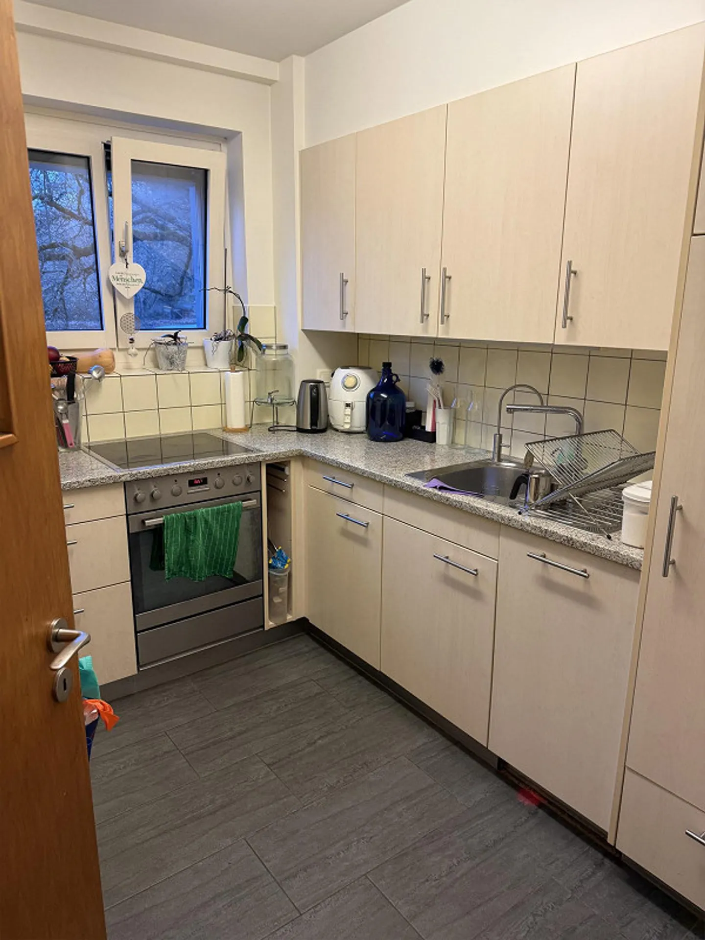 Bright 3.5 Room Apartment with Beautiful Balcony - Photo 3 of 7