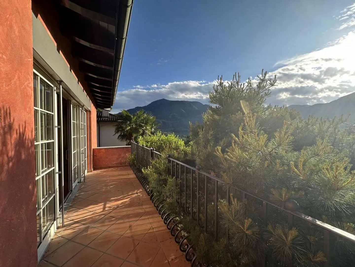 VILLA ESCLUSIVA TRA NATURA, LUSSO E PANORAMA MOZZAFIATO | EXKLUSIVE... - Foto 10 di 13