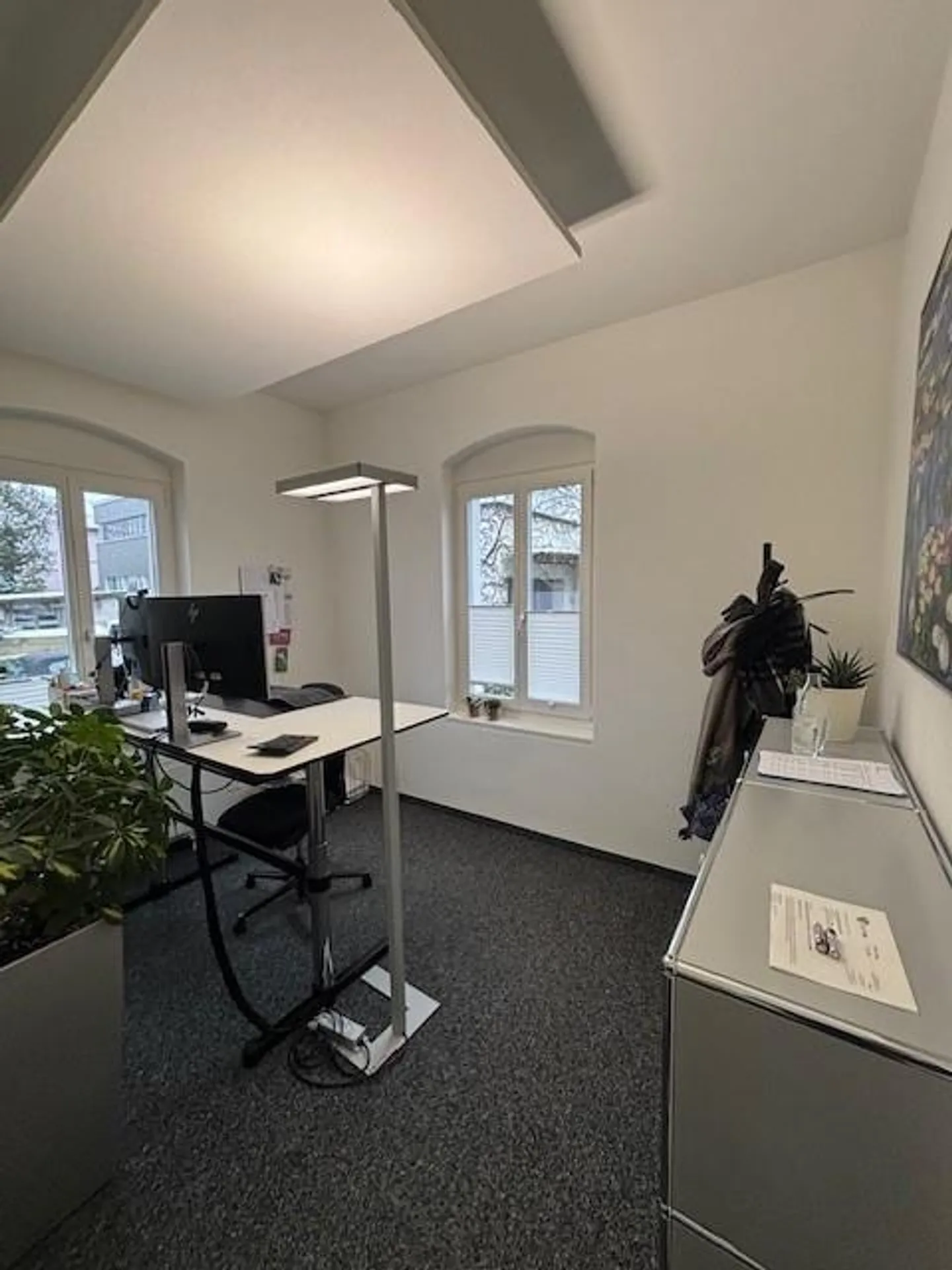 Spazio ufficio rappresentativo al piano rialzato - Foto 3 di 12