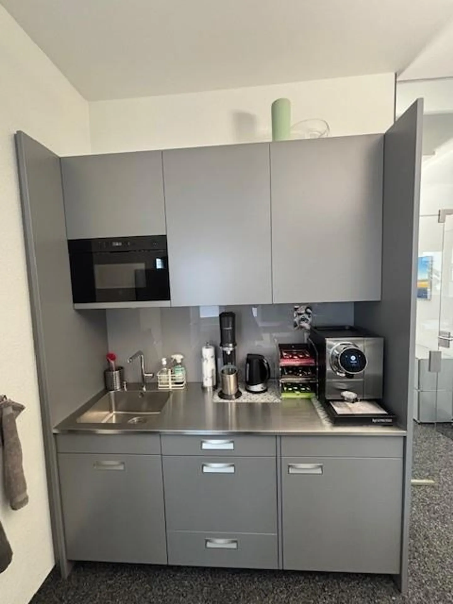 Spazio ufficio rappresentativo al piano rialzato - Foto 5 di 12