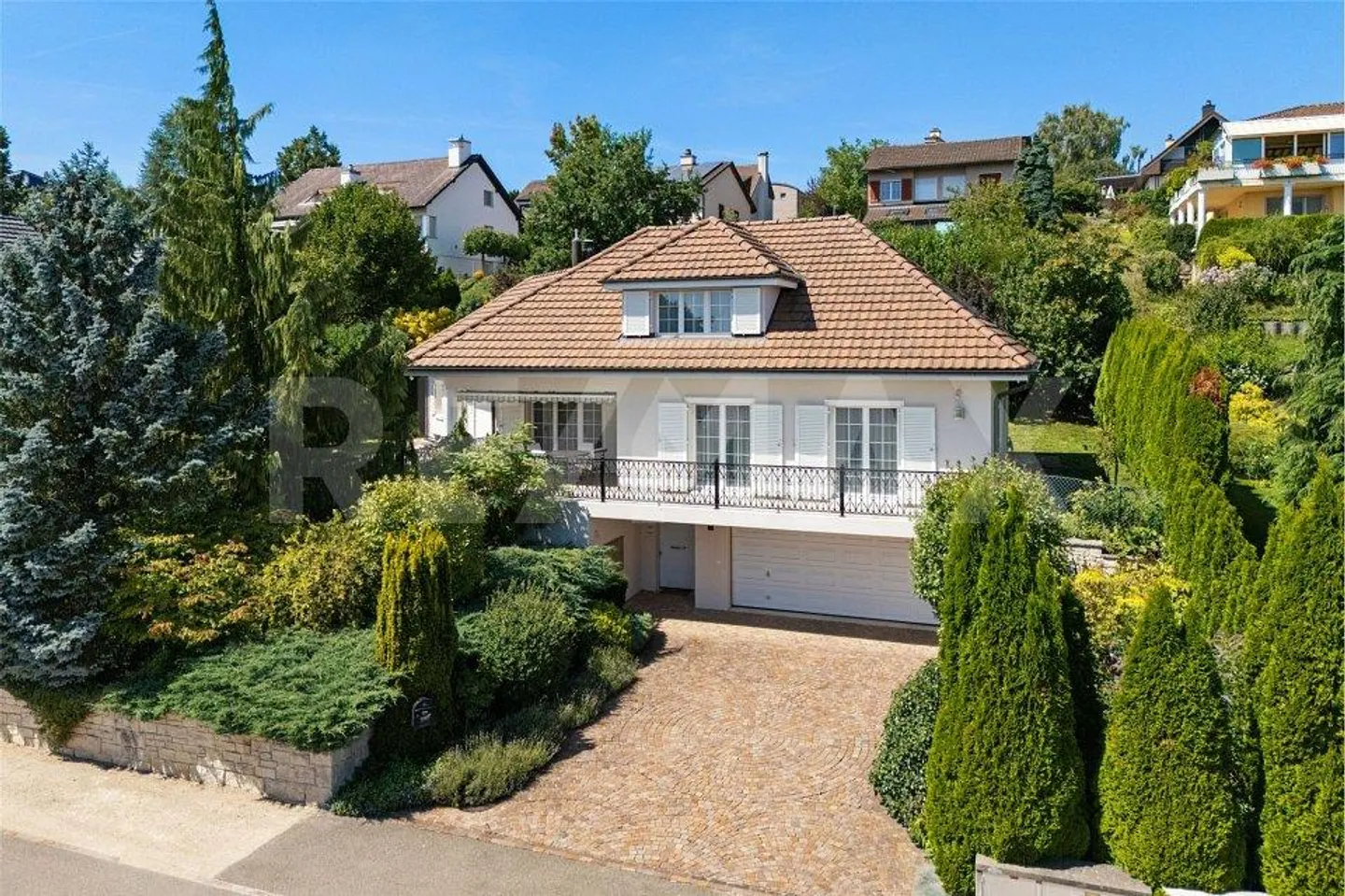 Exclusive 8-Room Villa in Quiet Location of Stetten - Photo 2 of 13