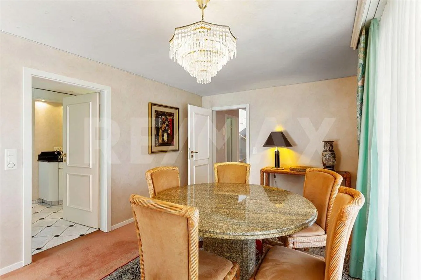 Exclusive 8-Room Villa in Quiet Location of Stetten - Photo 6 of 13