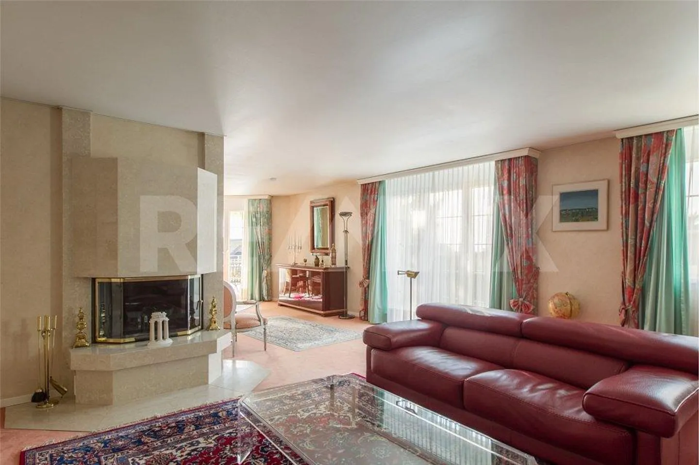 Exclusive 8-Room Villa in Quiet Location of Stetten - Photo 4 of 13