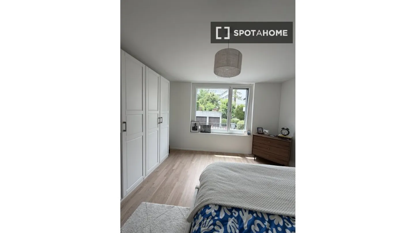 Charming Apartment in Zurich - Photo 4 of 5