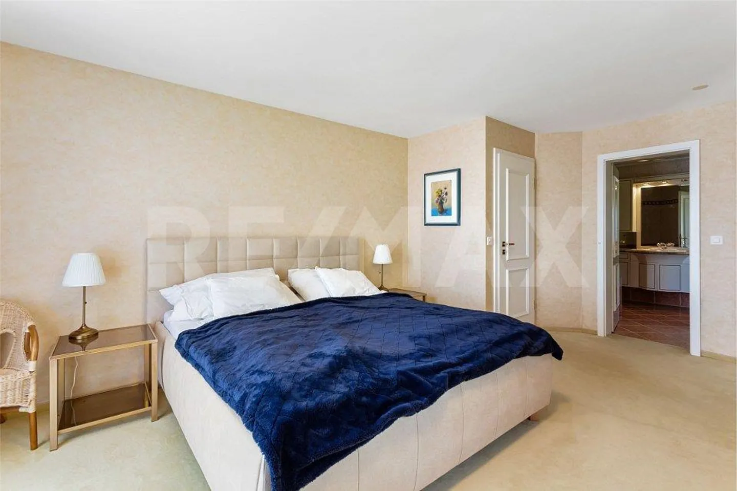 Exclusive 8-Room Villa in Quiet Location of Stetten - Photo 10 of 13