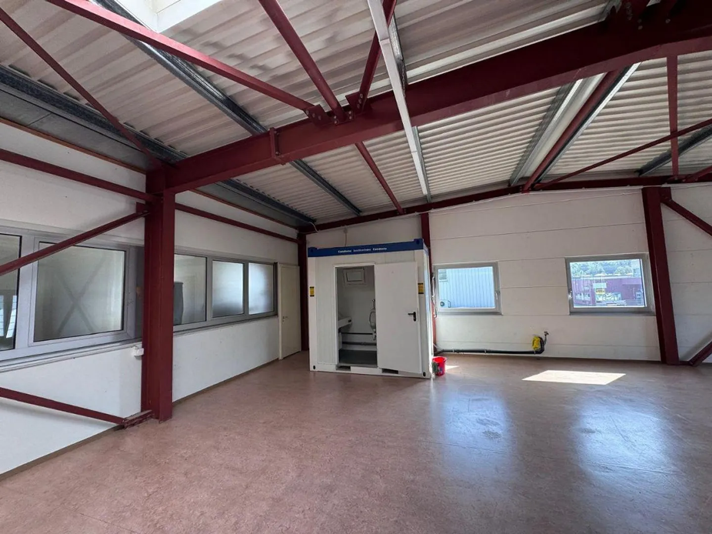 205 m² Produzione/Magazzino - Foto 4 di 10