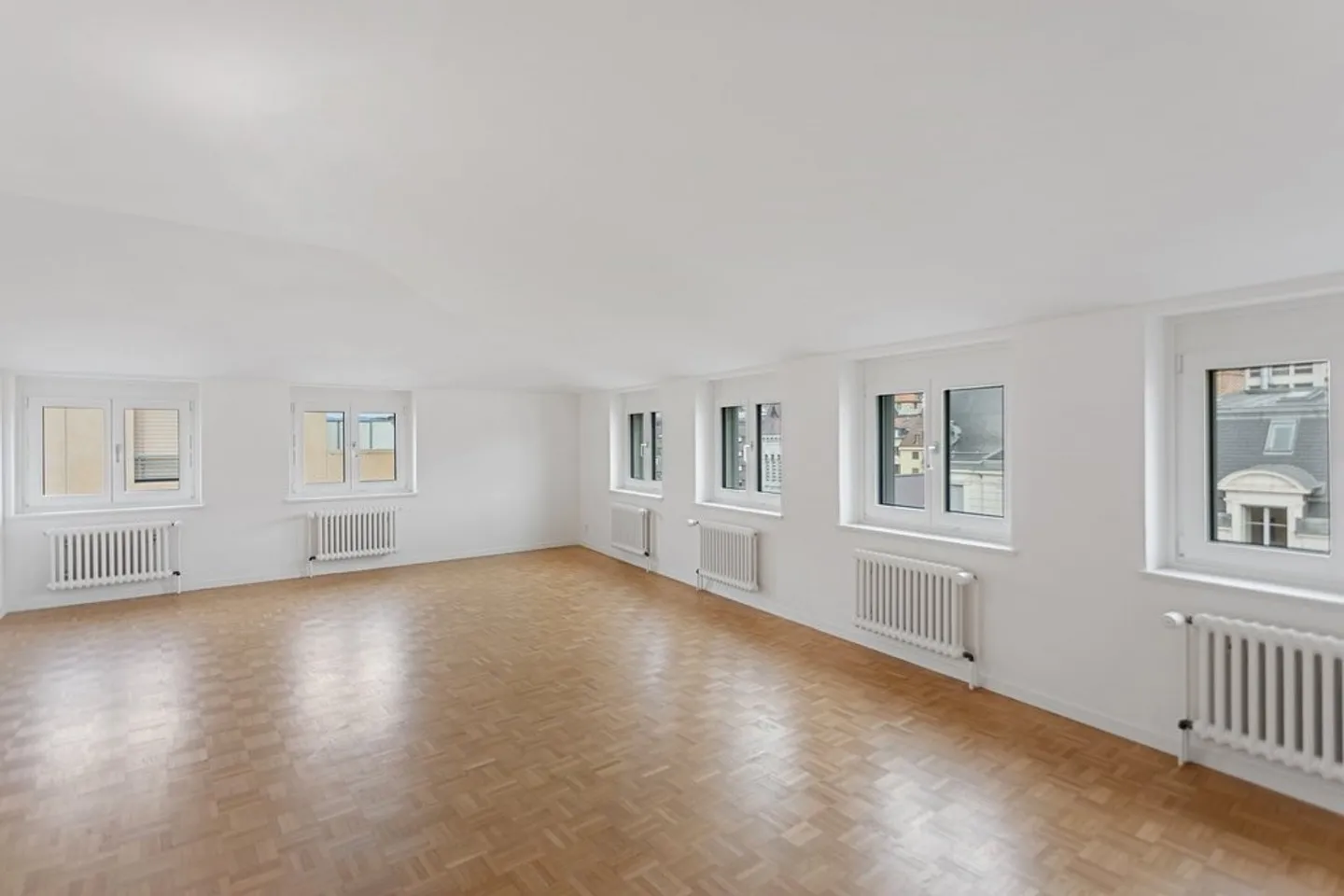 Renovated apartment located in the Bel-Air complex in Lausanne - Photo 1 of 7