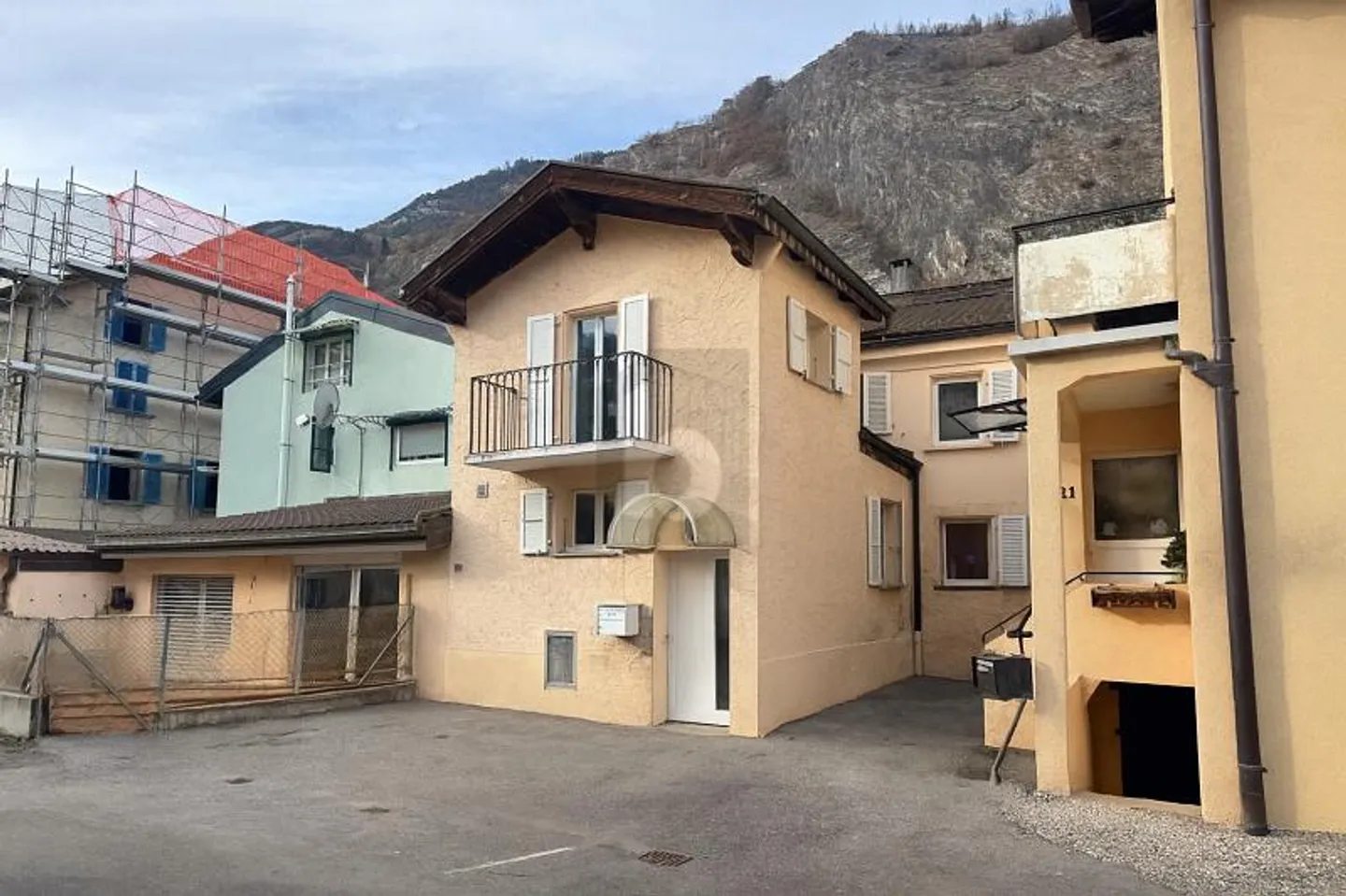 RENTAL BUILDING IN THE HEART OF THE OLD VILLAGE - Photo 1 of 6