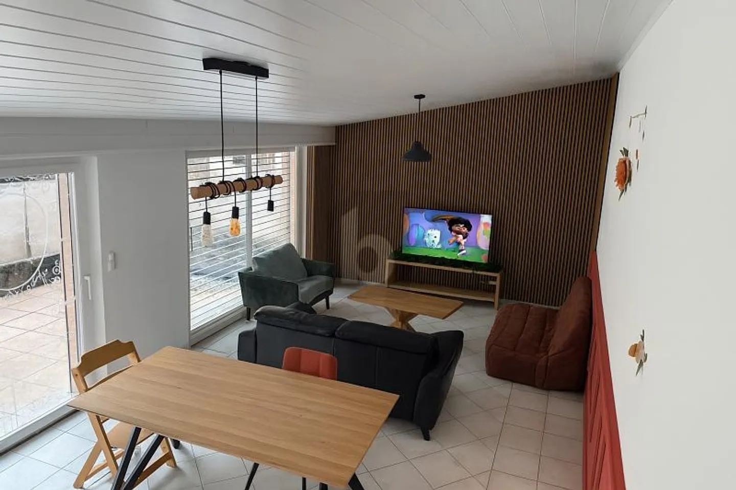 RENTAL BUILDING IN THE HEART OF THE OLD VILLAGE - Photo 5 of 6