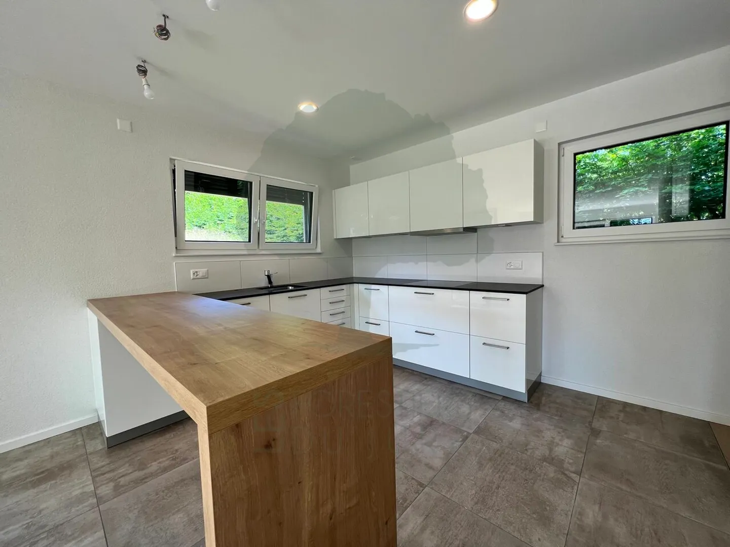 Single house for sale - Photo 2 of 32