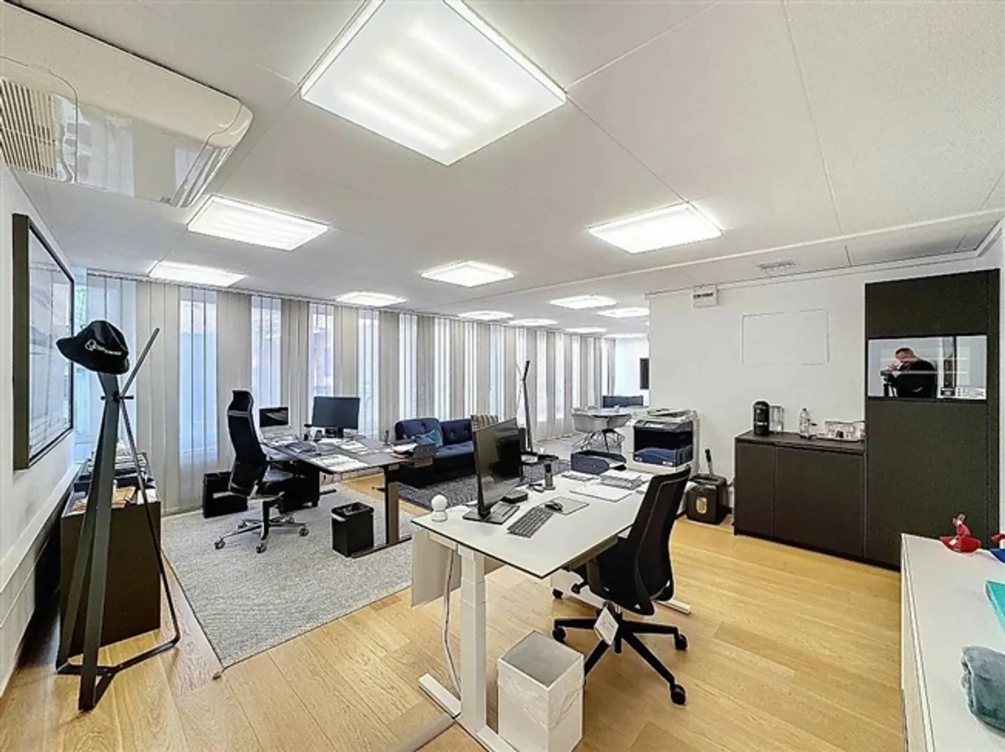 FREE RENT 1 Month! - Photo 2 of 4