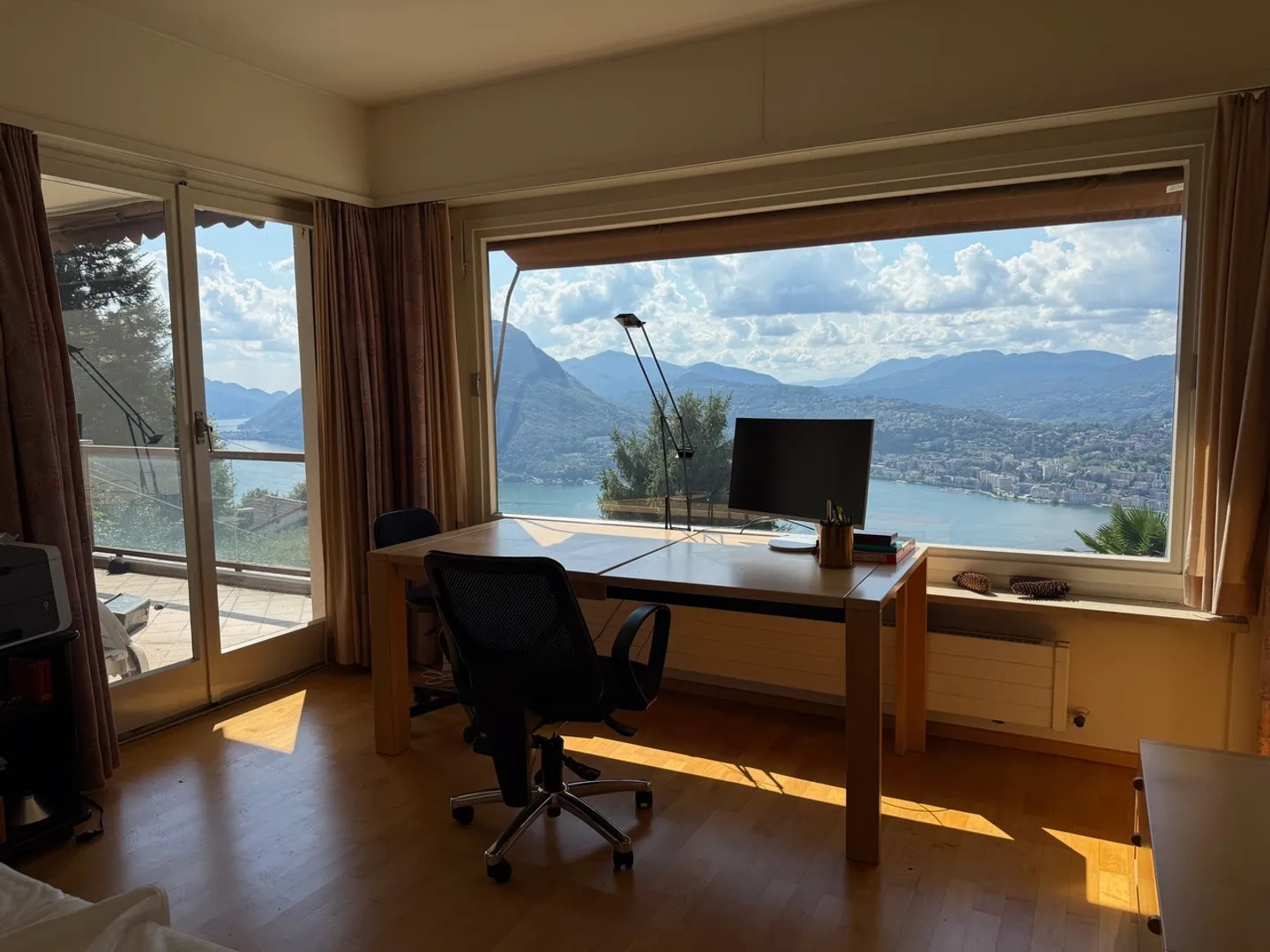 Elegant Apartment with Lake View - Photo 10 of 10