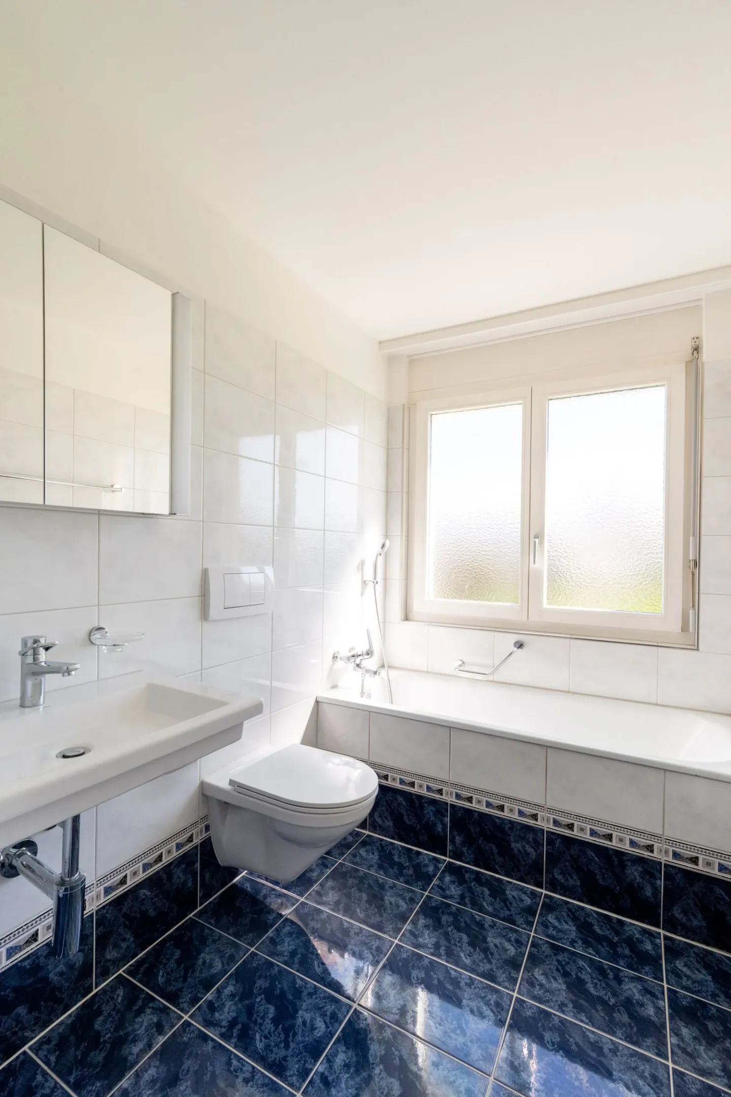Appartement lumineux de 4,5 pièces avec balcon sud dans un quartier résidentiel prisé - Photo 11 sur 16