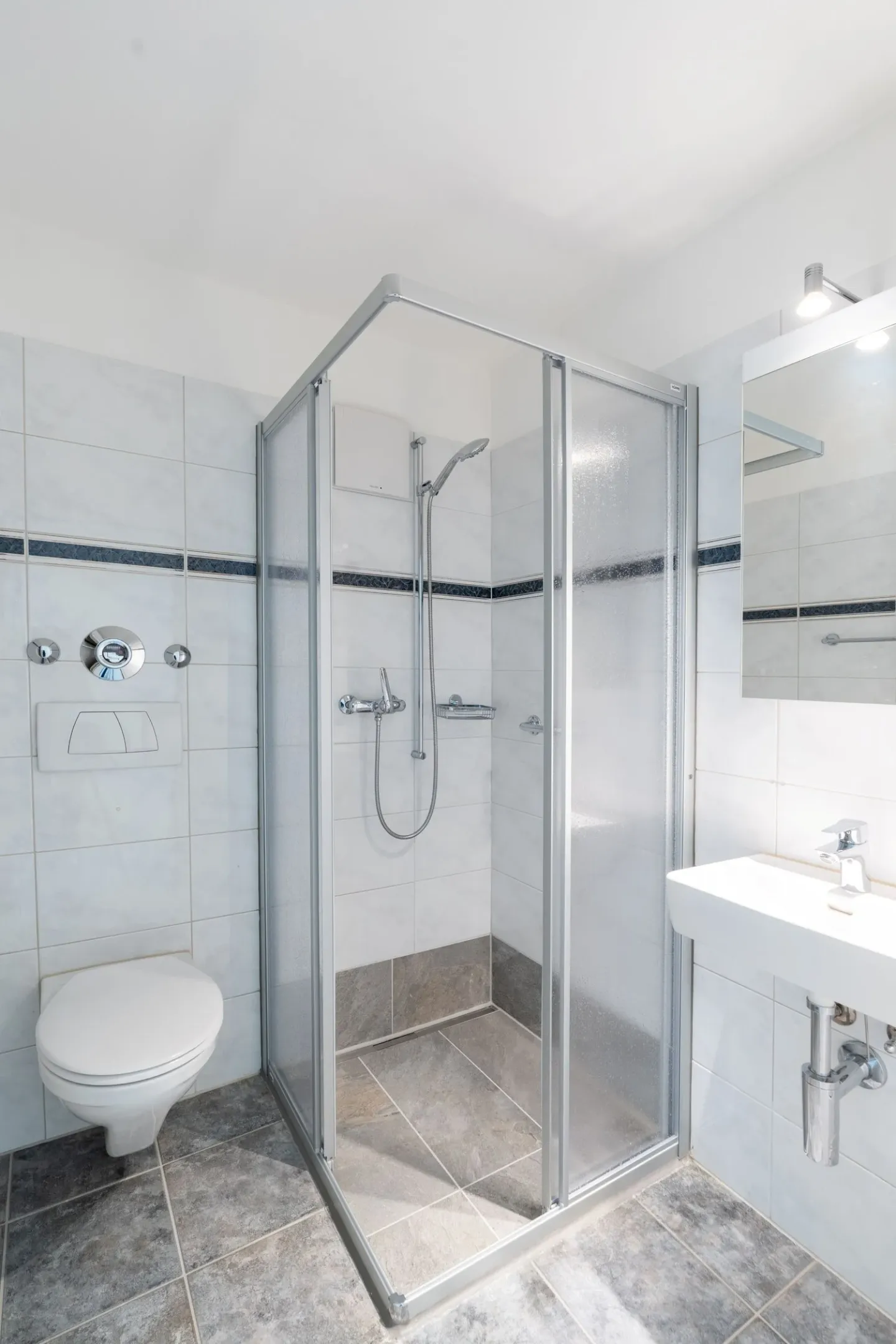 Appartement lumineux de 4,5 pièces avec balcon sud dans un quartier résidentiel prisé - Photo 12 sur 16