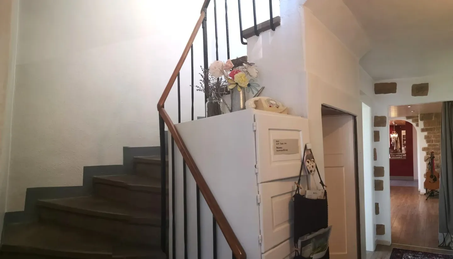 Grande casa familiare con 8,5 stanze a Lajoux, possibilità di affittare camere per gli ospiti - Foto 10 di 63