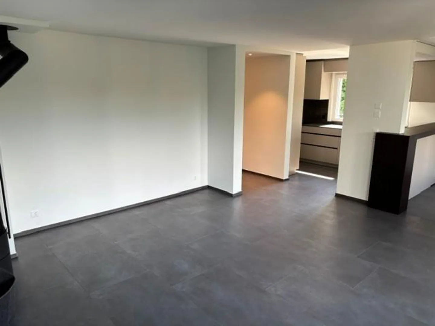 Modern living for low taxes - Photo 3 of 24