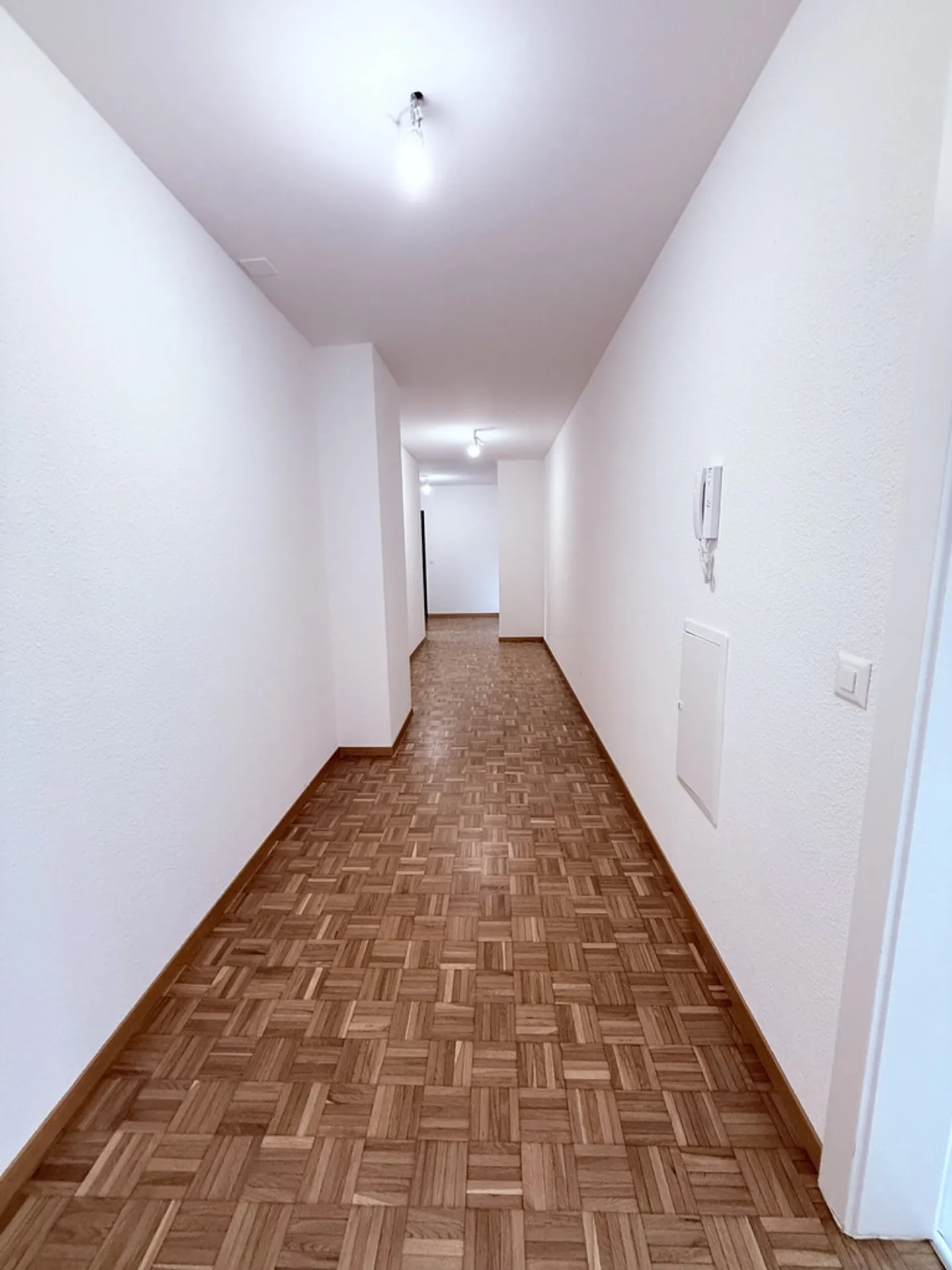 Geräumige 4,5-Zimmer-Wohnung im Stadtzentrum mit Balkon - Foto 8 von 12