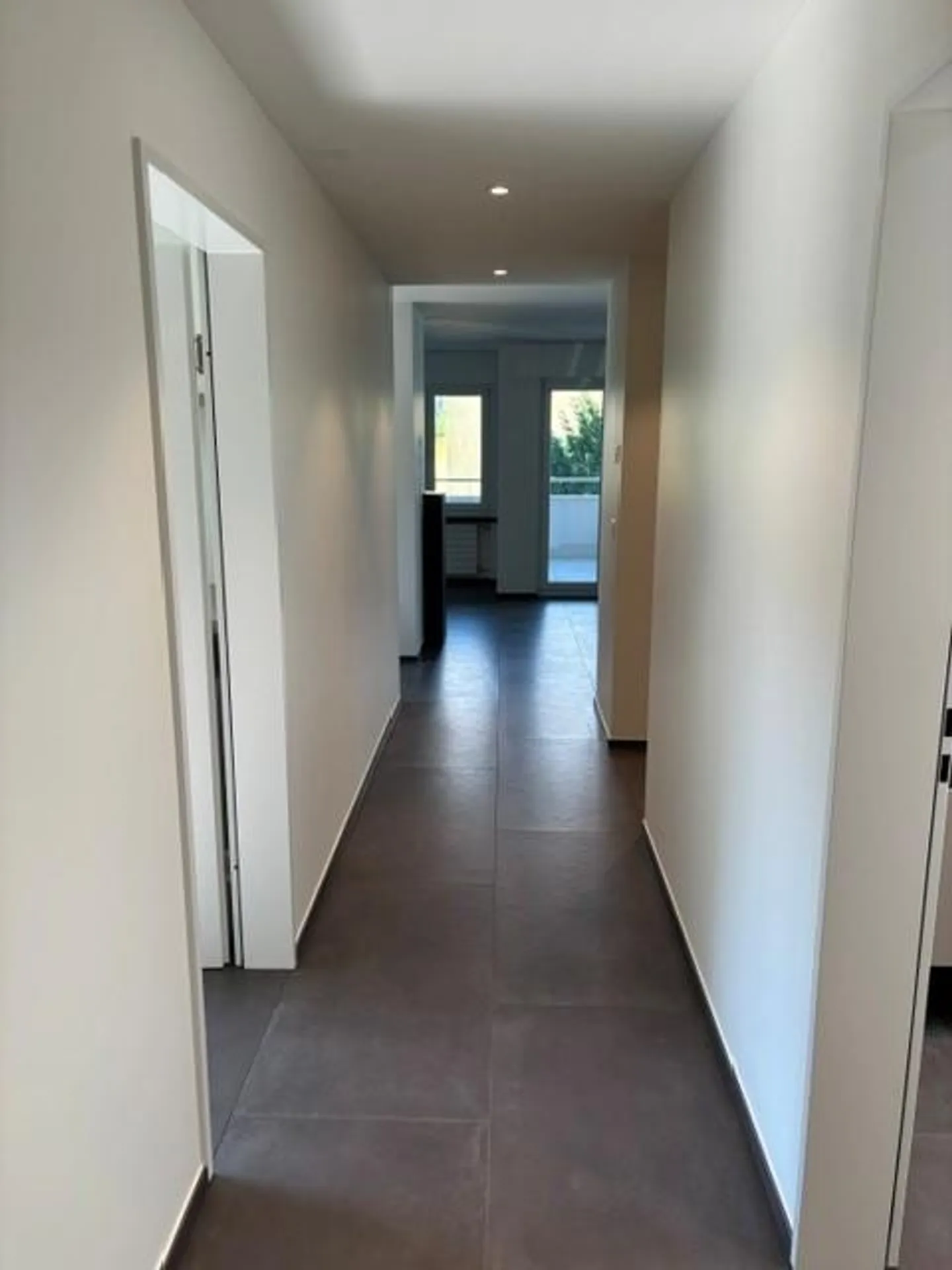 Modern living for low taxes - Photo 10 of 24