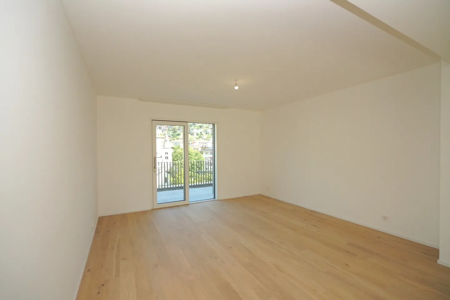 Exceptional Penthouse of 4.5 Rooms
City Center of Sierre - Photo 8 of 21