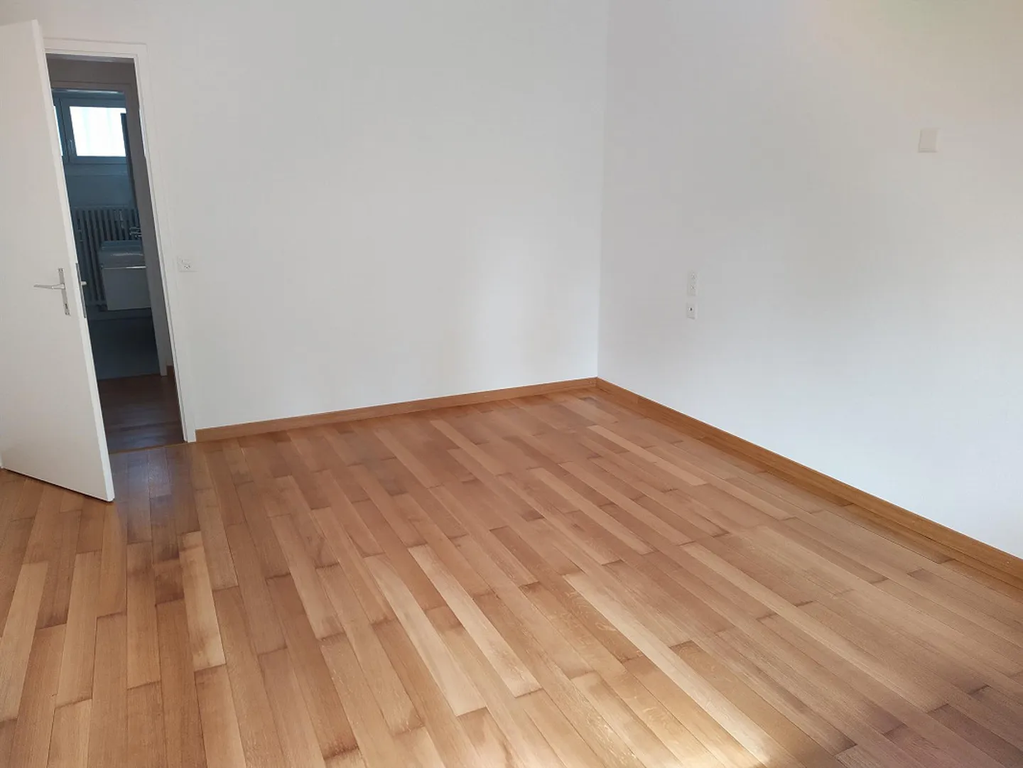 Charming 4-Room Apartment Attic - Photo 8 of 14