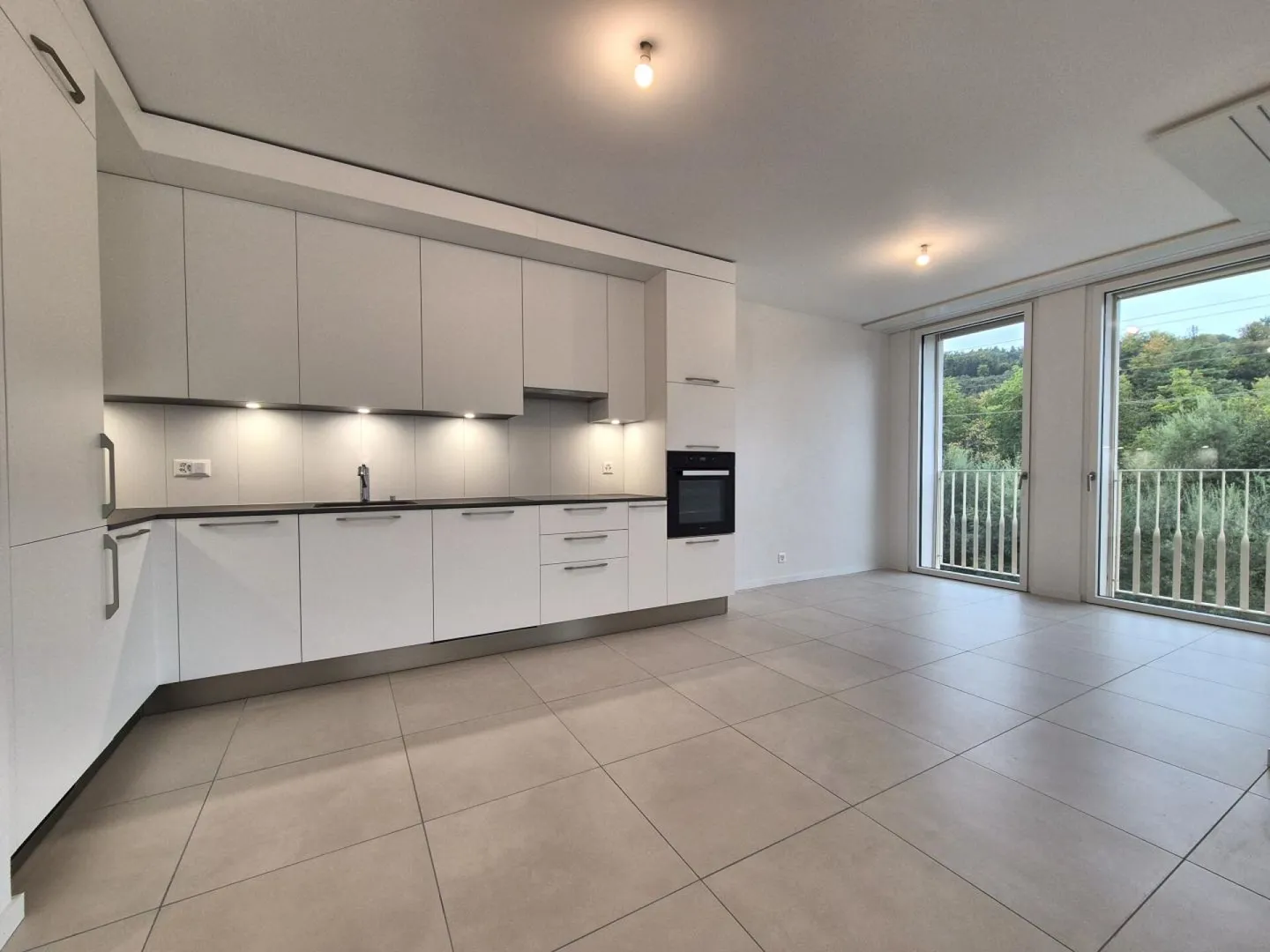 Appartement moderne 3.5 pièces - Photo 3 sur 11