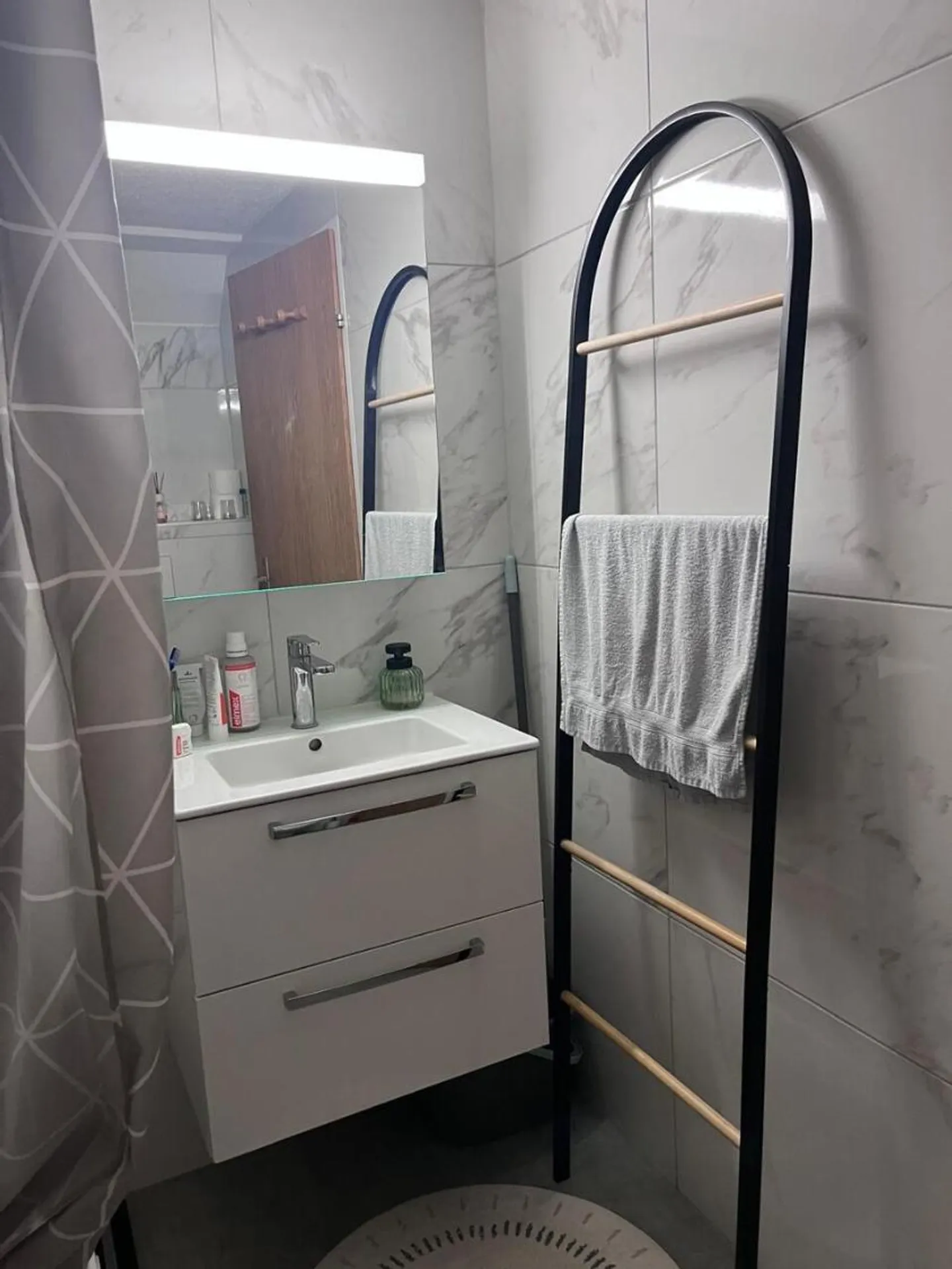 Appartement rénové à Villeneuve - Photo 9 sur 10