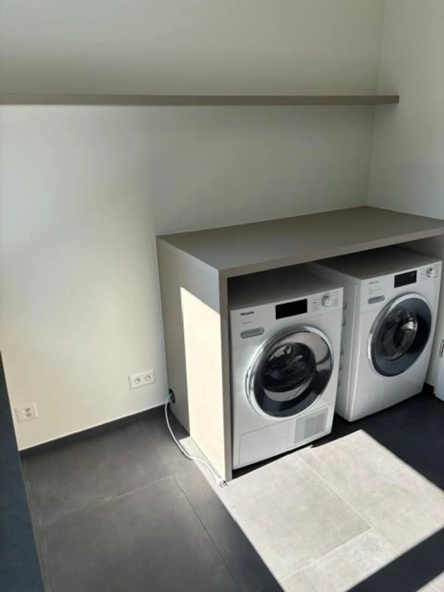 Modern living for low taxes - Photo 21 of 24