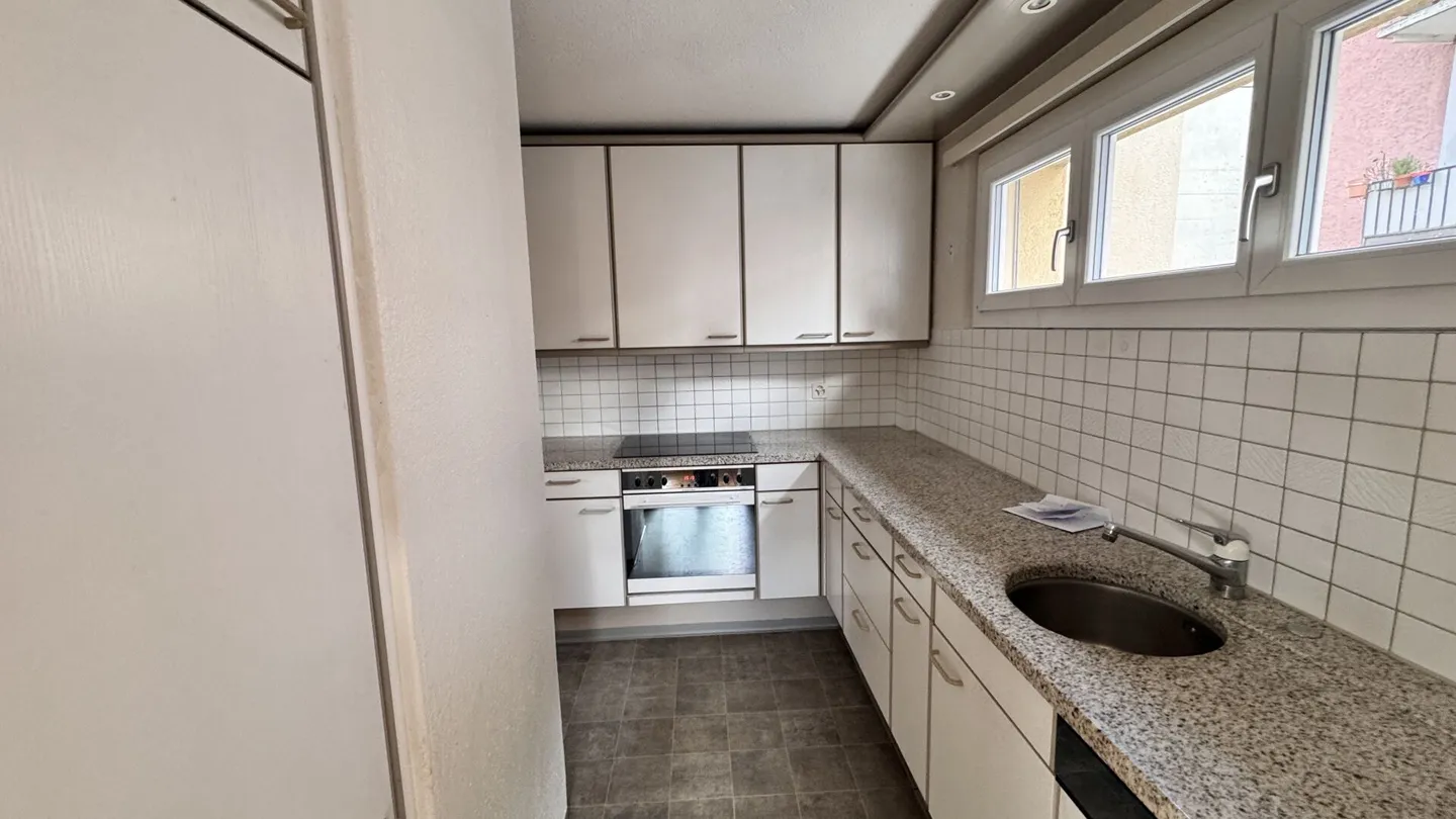 Appartement en attique de 5,5 pièces au centre dans le quartier de Maihof - Photo 10 sur 15