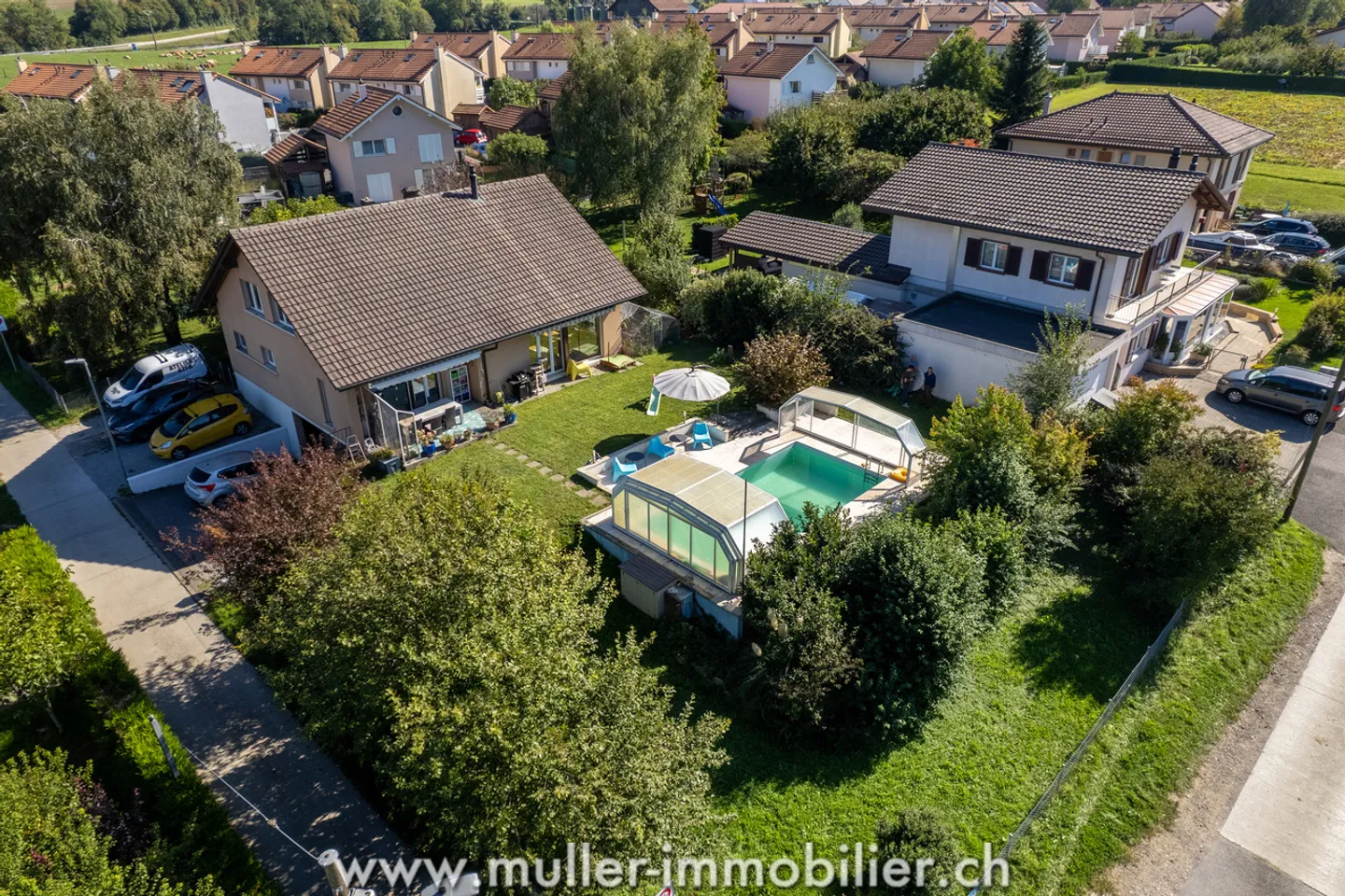 Maison spacieuse avec 7,5 pièces, piscine et jardin à Chavornay - Photo 2 sur 15