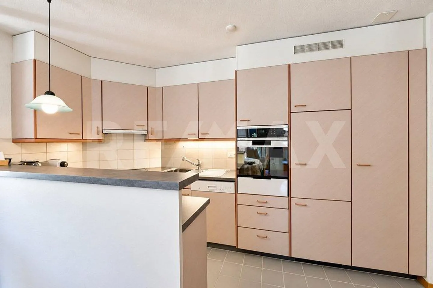 Appartement accueillant de 4,5 pièces avec beaucoup de confort de vie à Wilderswil - Photo 6 sur 12