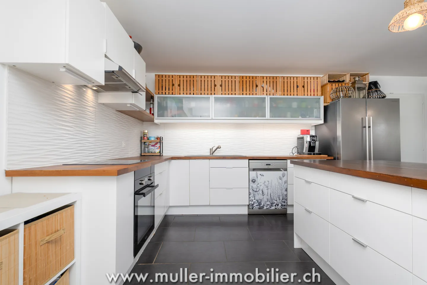 Maison spacieuse avec 7,5 pièces, piscine et jardin à Chavornay - Photo 5 sur 15