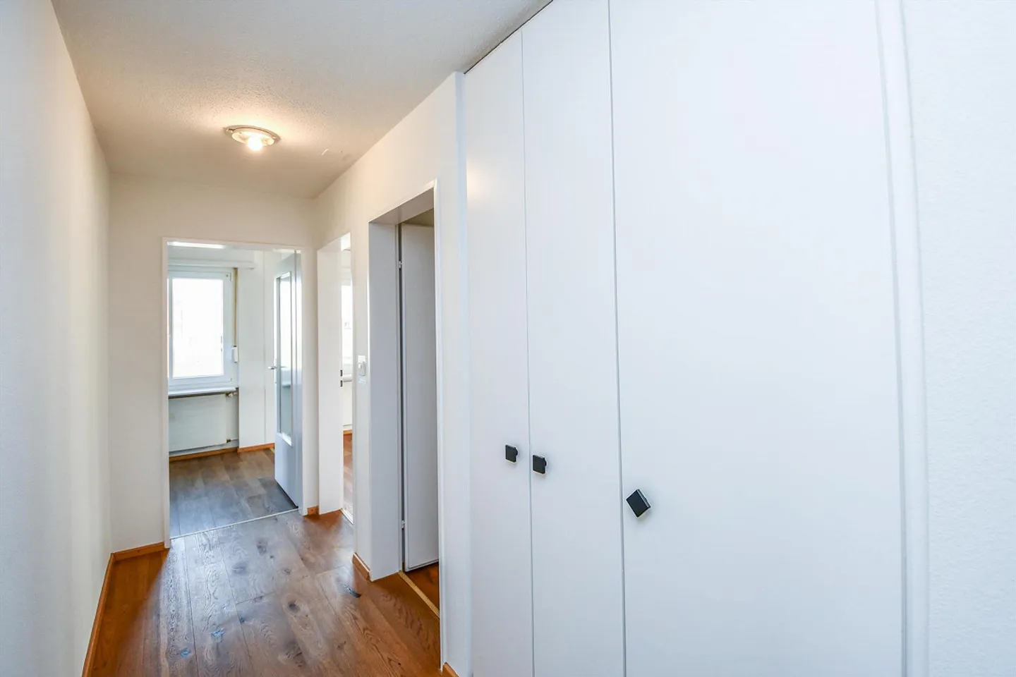 Living in a quiet location with beautiful views - Photo 7 of 8