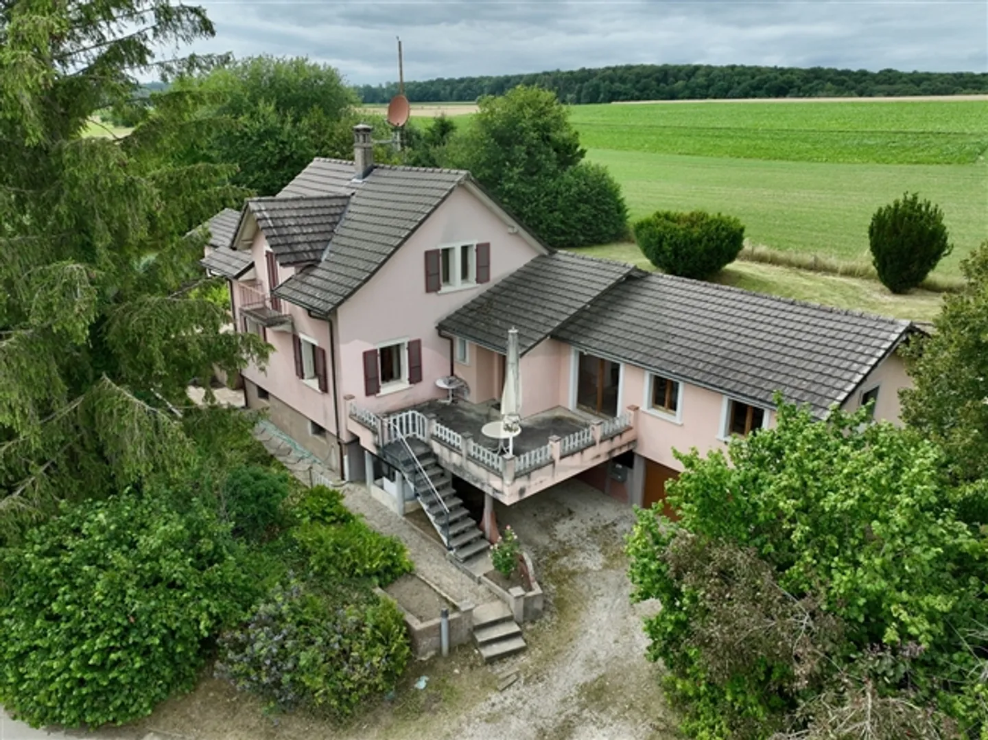 Villa da sogno con giardino a Montignez - Foto 1 di 20