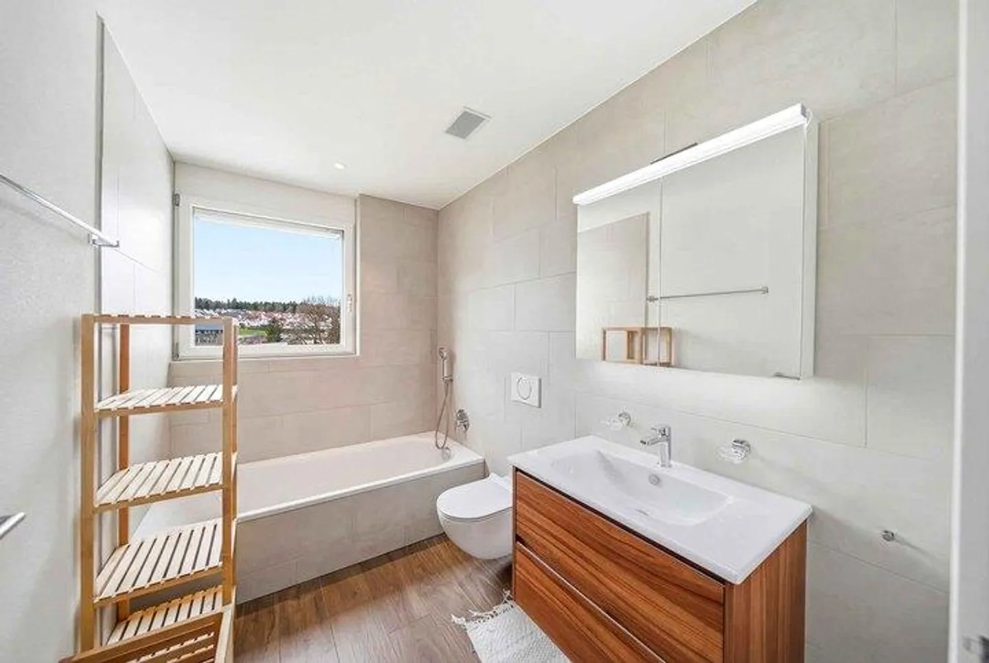 Modernes Apartment mit Balkon - Foto 6 von 9