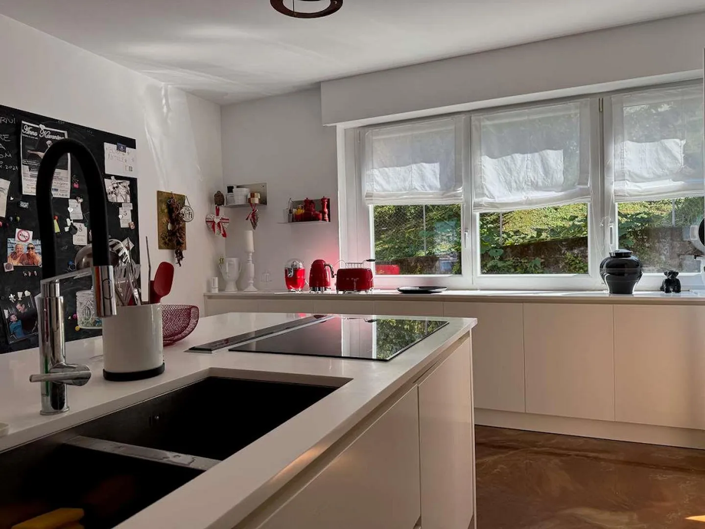 Comfort and unparalleled view in Paradiso - Photo 5 of 13