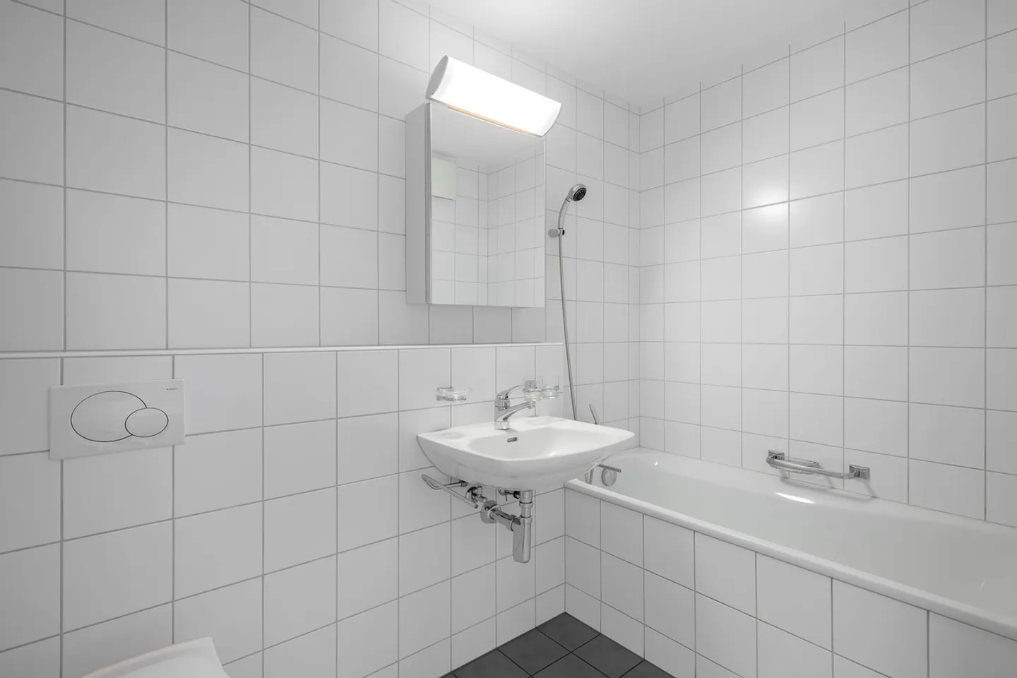 Spacious 3.5-Room Apartment - Photo 7 of 10