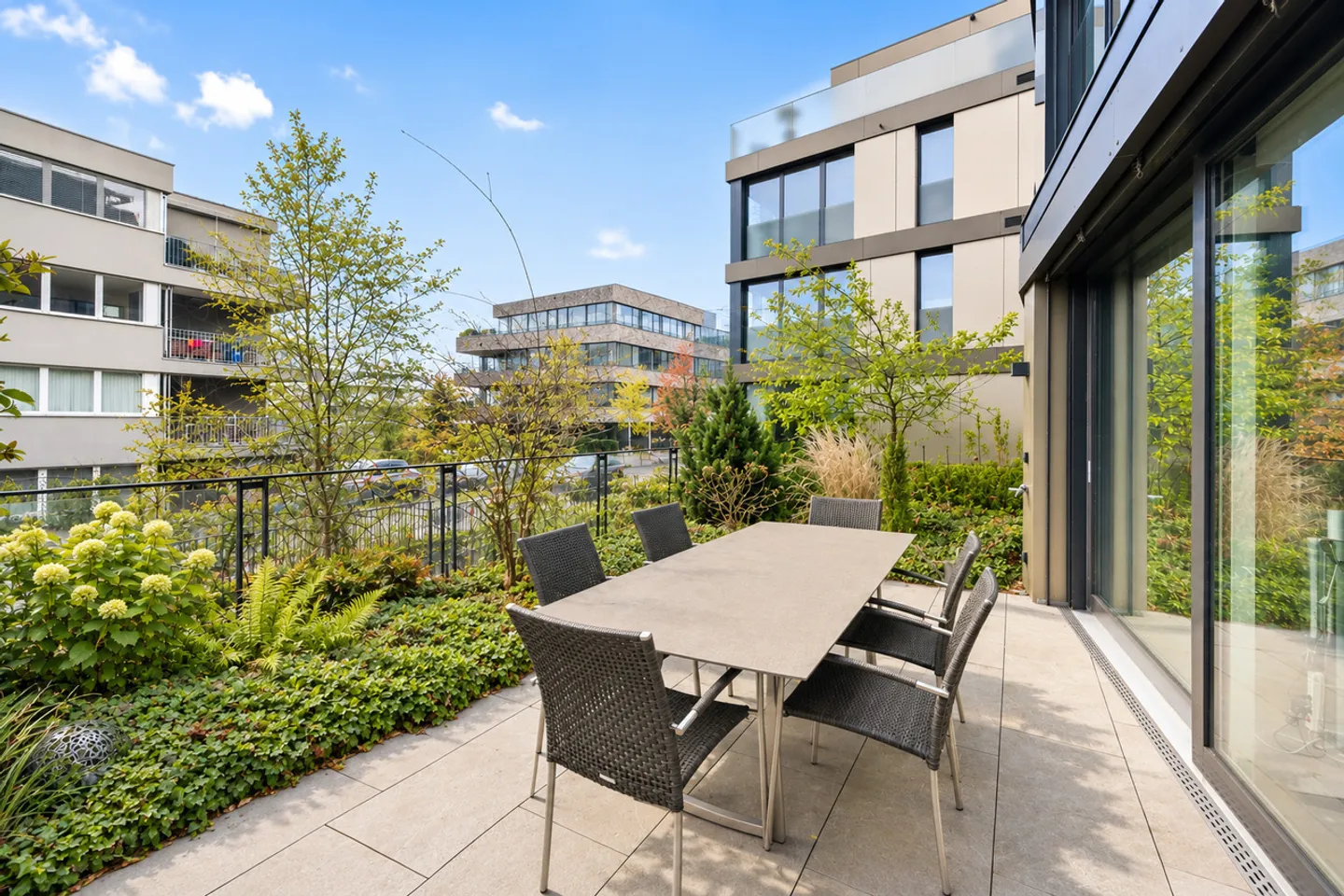 Modernes Apartment mit Aussenplätzen - Foto 1 von 12