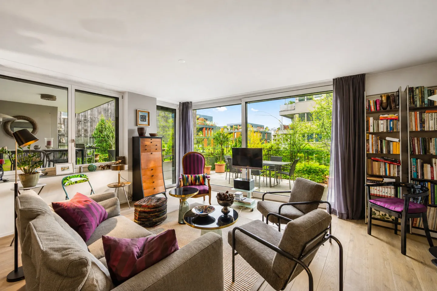 Modernes Apartment mit Aussenplätzen - Foto 3 von 12