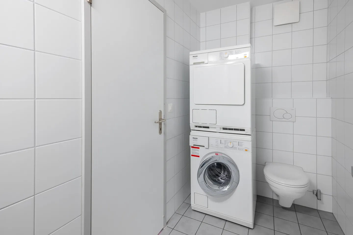 Spacious 3.5-Room Apartment - Photo 9 of 10