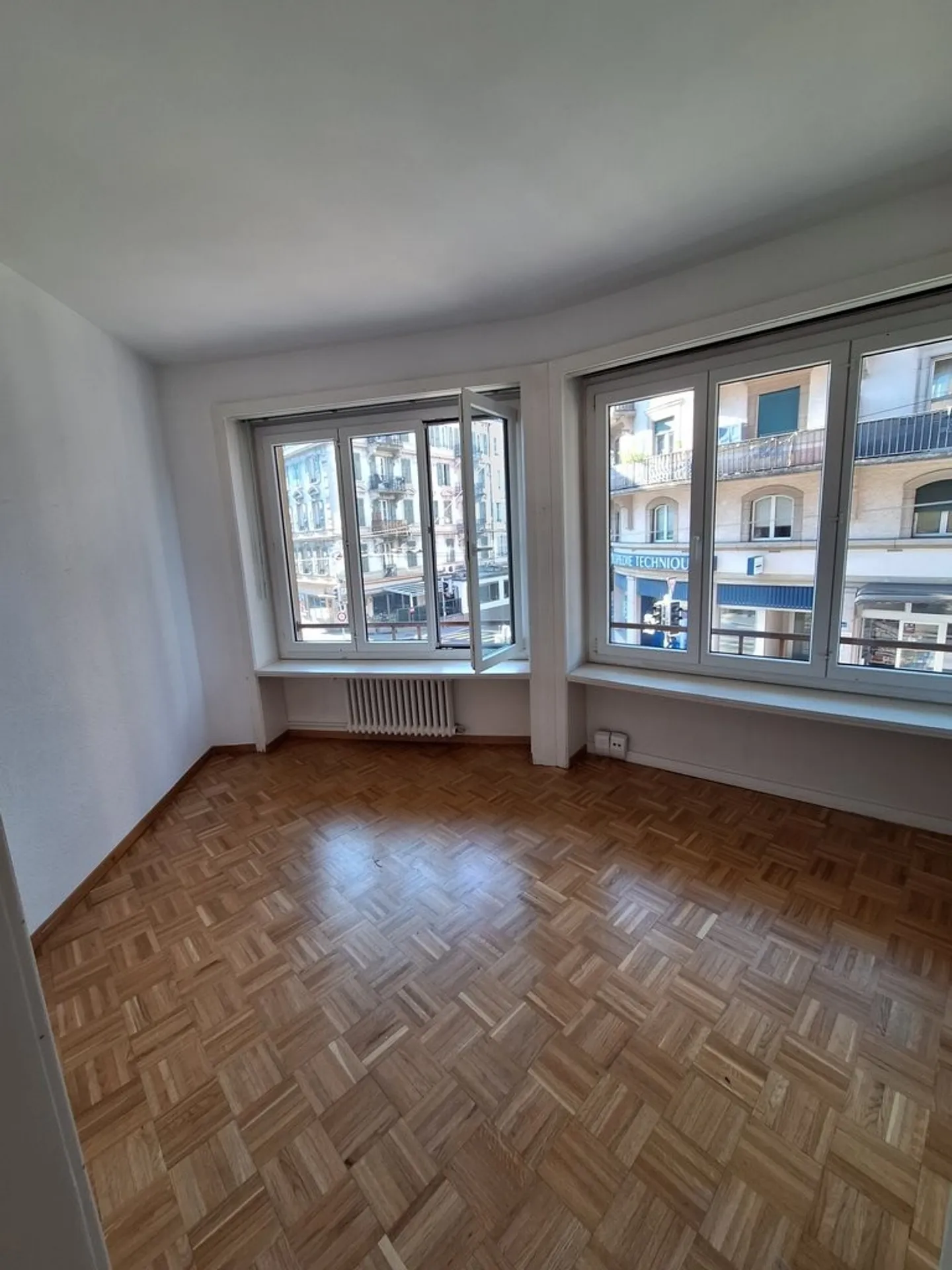 4' zu Fuß von der Place Chauderon! - Foto 3 von 6