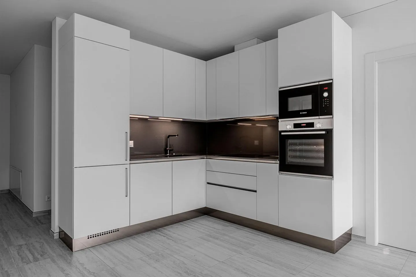 BEAUTIFUL AND MODERN 3.5 ROOMS WITH TERRACE IN GENESTRERIO - Photo 3 of 9