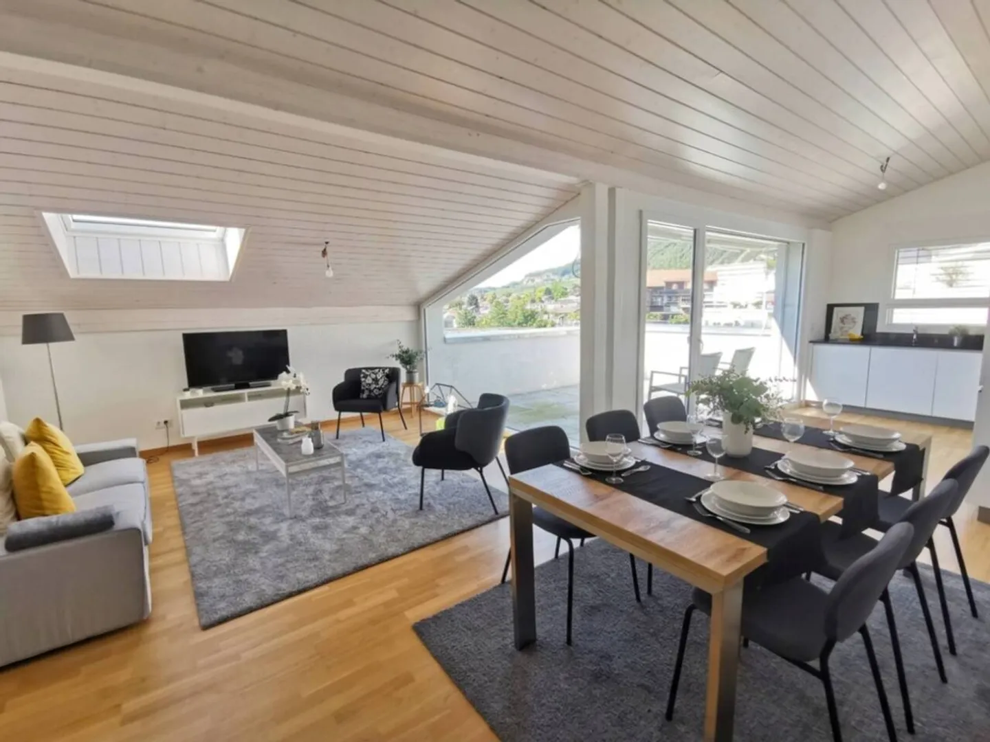 Geräumiges Dachgeschoss-Appartement in Ollon - Foto 1 von 7