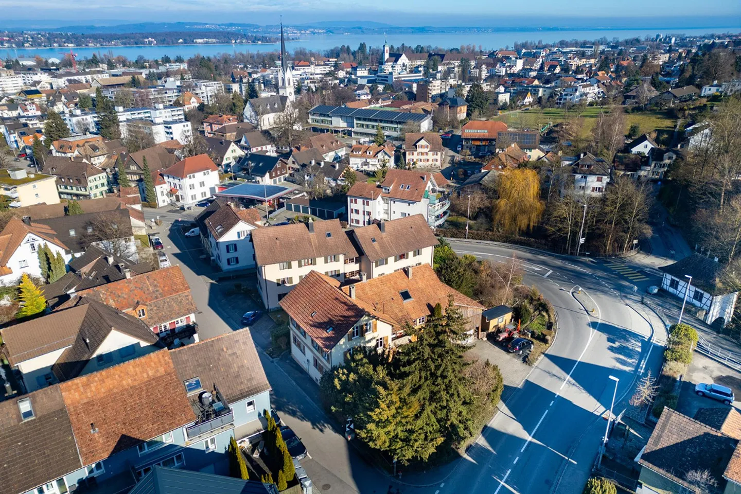 Vielseitige Liegenschaft mit Potenzial - Foto 2 von 18